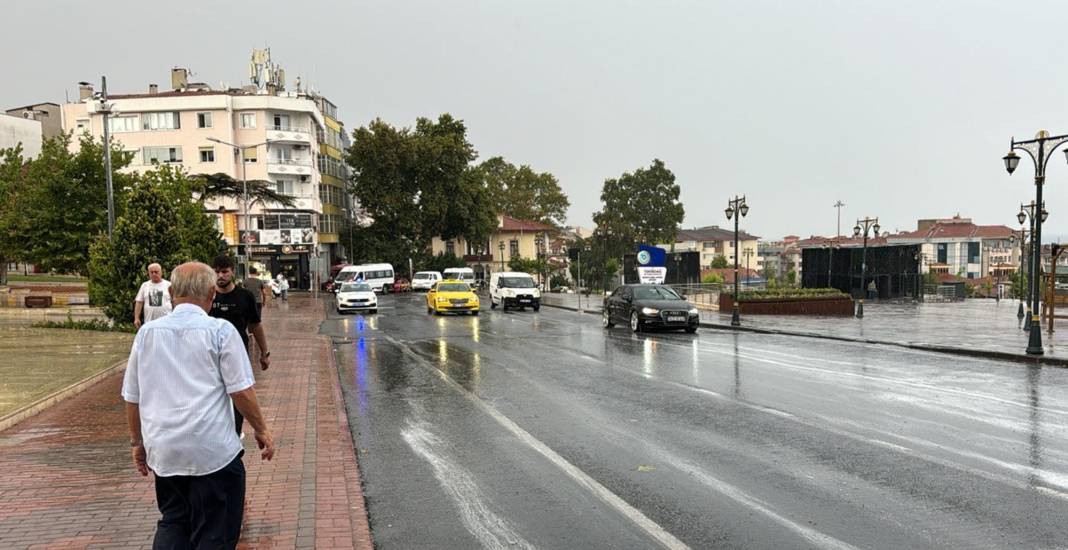 Tekirdağ'da sağanak etkili oldu; Edirne için kuvvetli yağış uyarısı 7